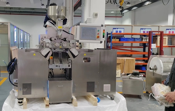 5.5kw Kapseln, hergestellt durch Servo Control Soft Capsule Machine mit Ф150x250mm Die Roll Size