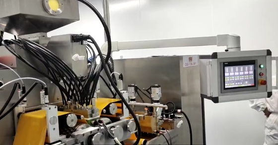 Maschine für weiche Kapseln mit einer Kapazität von 100000 Kapseln/Stunde und Spritze 1,5 ml ±1,5%